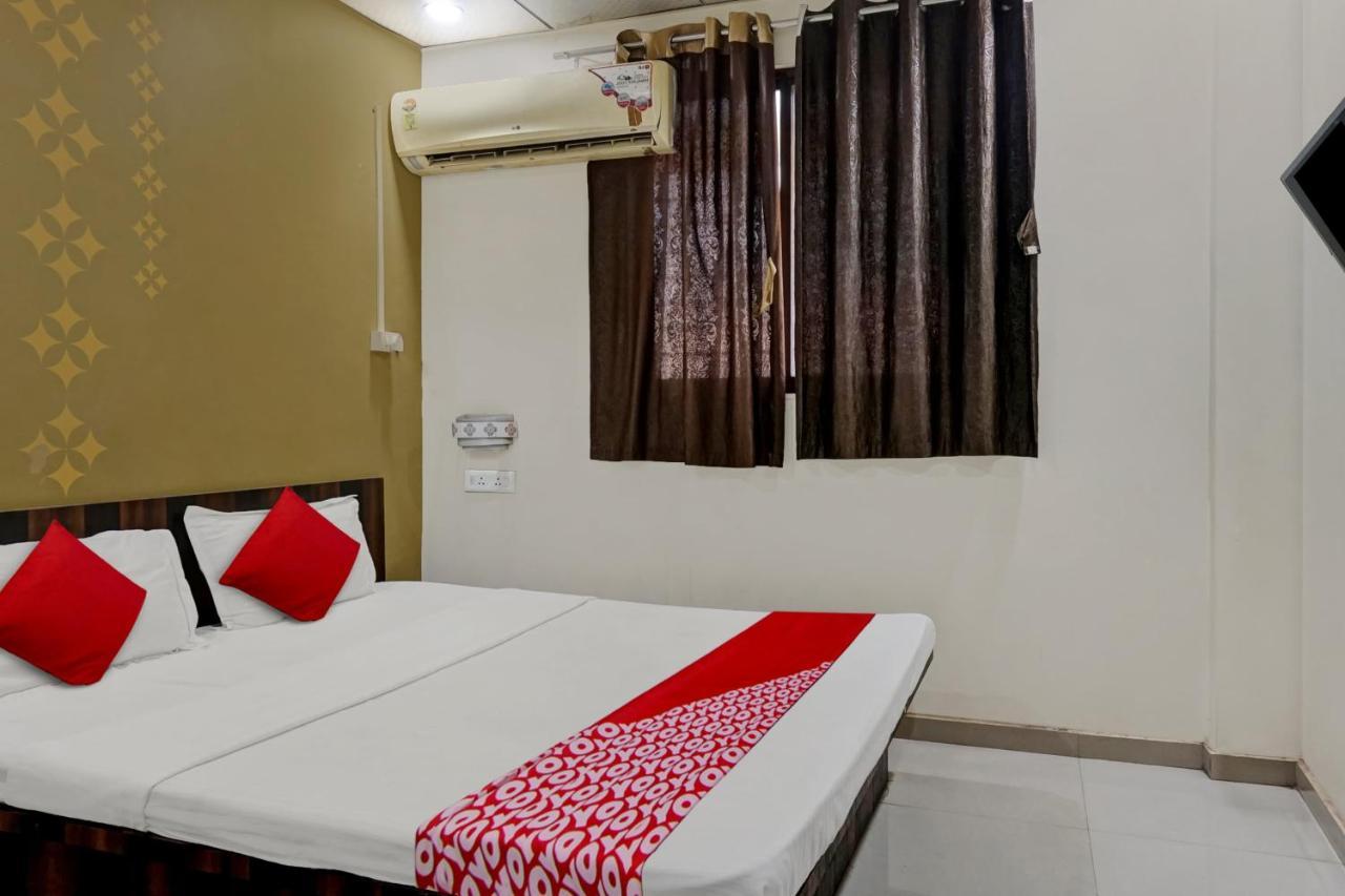 Oyo Flagship Sai Satyam Lodge Pune Ngoại thất bức ảnh