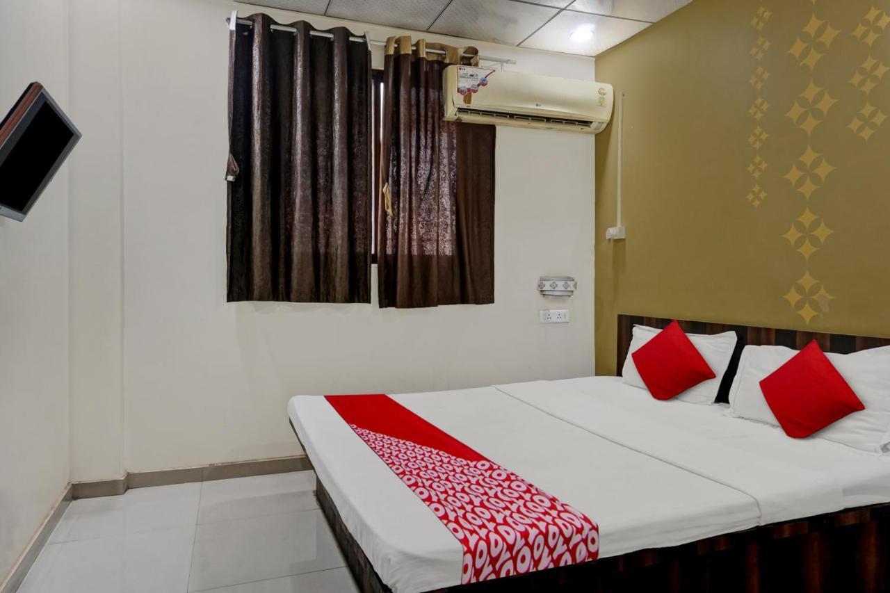 Oyo Flagship Sai Satyam Lodge Pune Ngoại thất bức ảnh